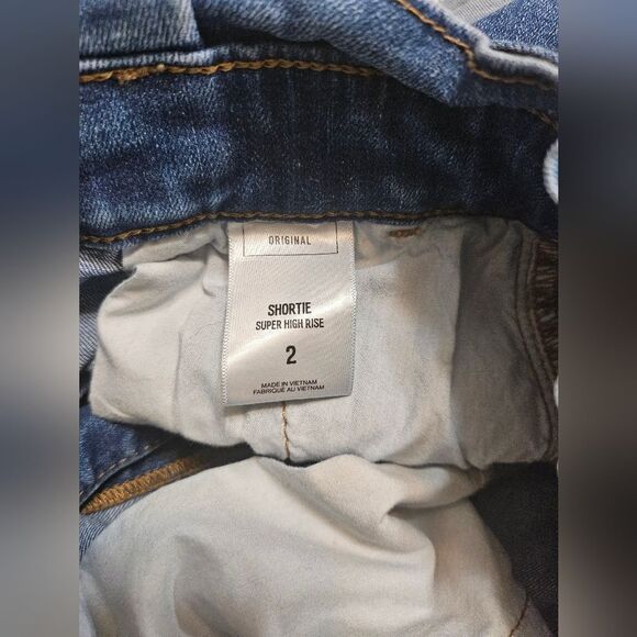 Express "Shortie" High Rise Cuffed Denim Short - Picture 6 of 8